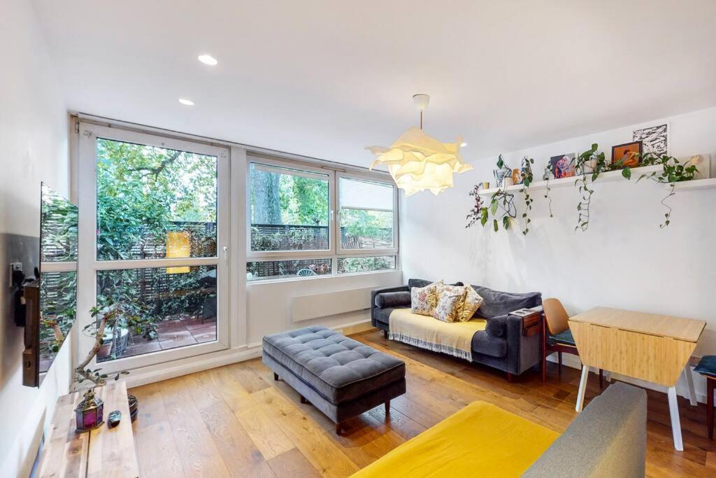 Charming 2-Bedroom Maisonette With Private Garden Londra Esterno foto