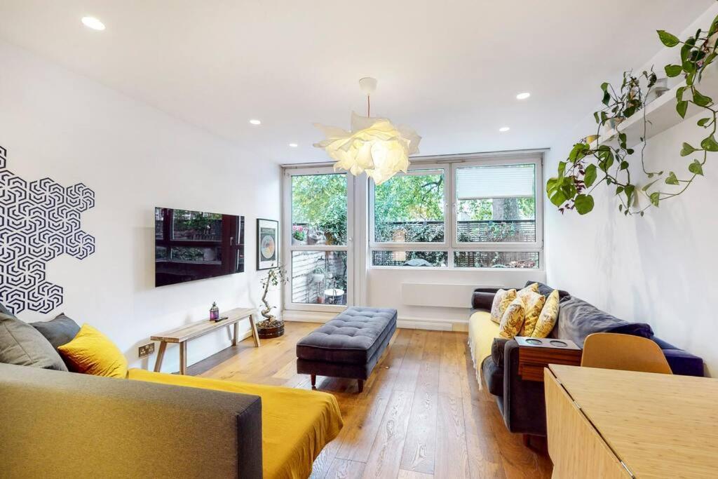 Charming 2-Bedroom Maisonette With Private Garden Londra Esterno foto